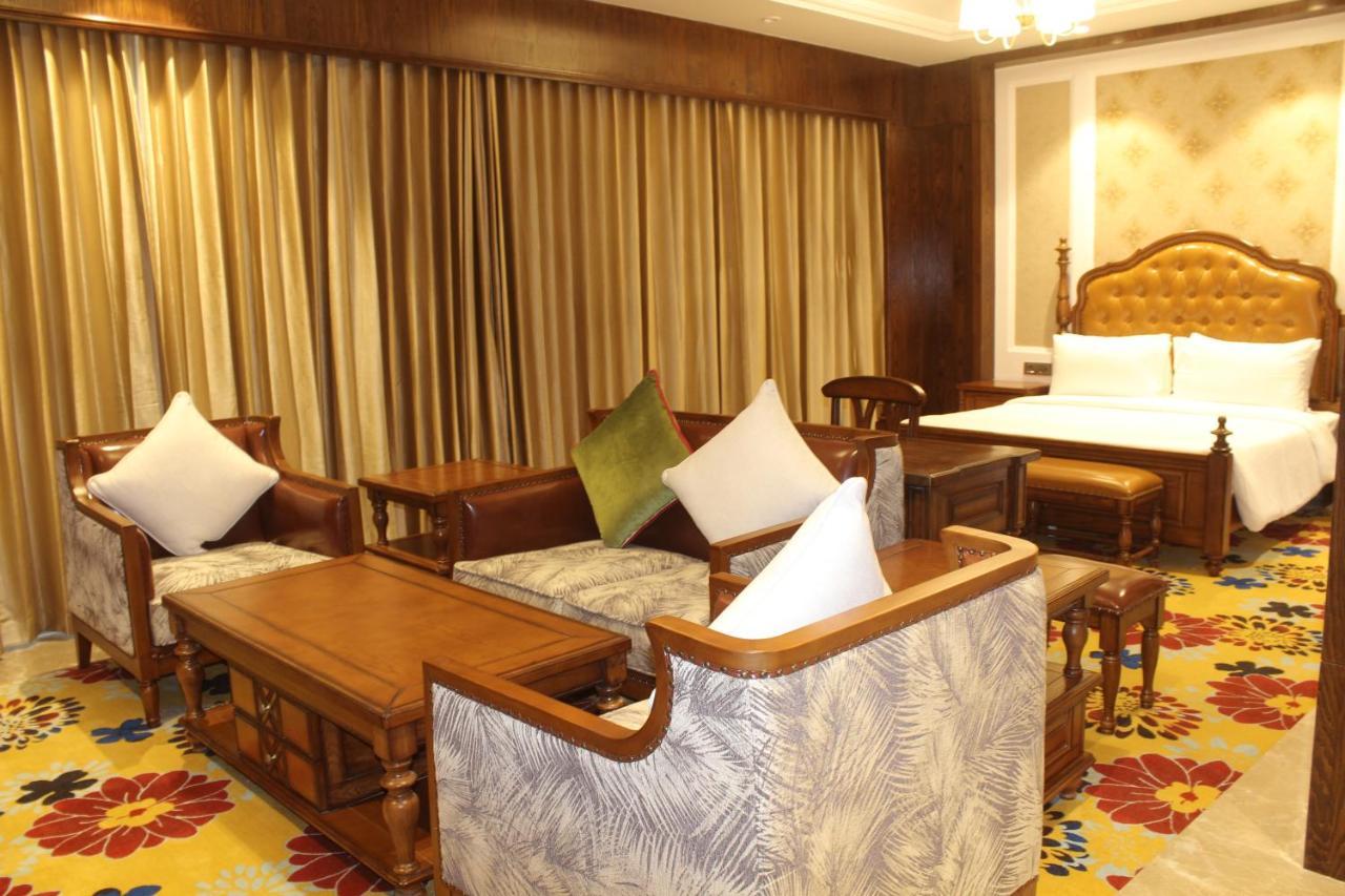 Lemon Tree Premier, Dwarka Hotel Exterior photo