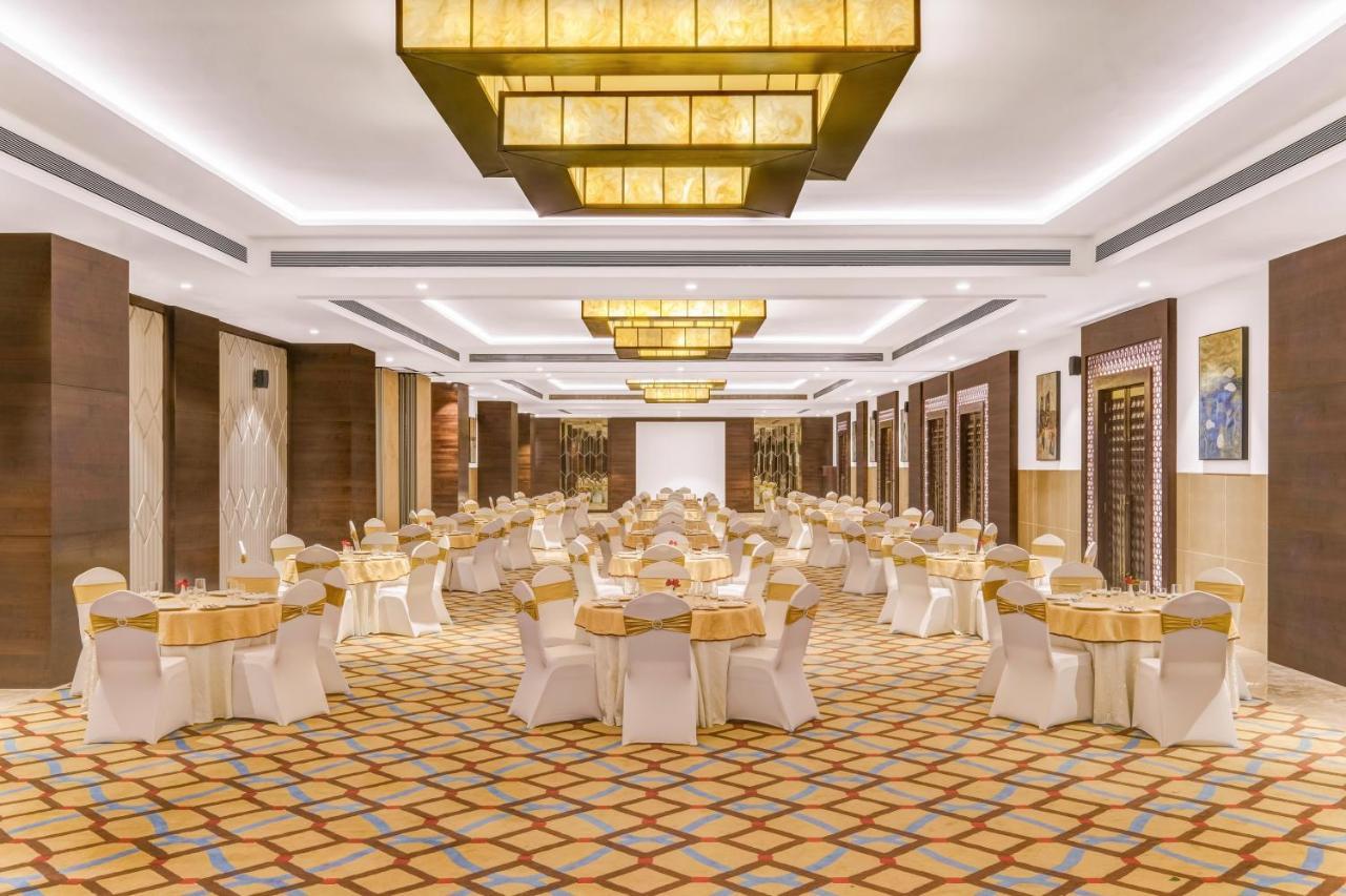 Lemon Tree Premier, Dwarka Hotel Exterior photo